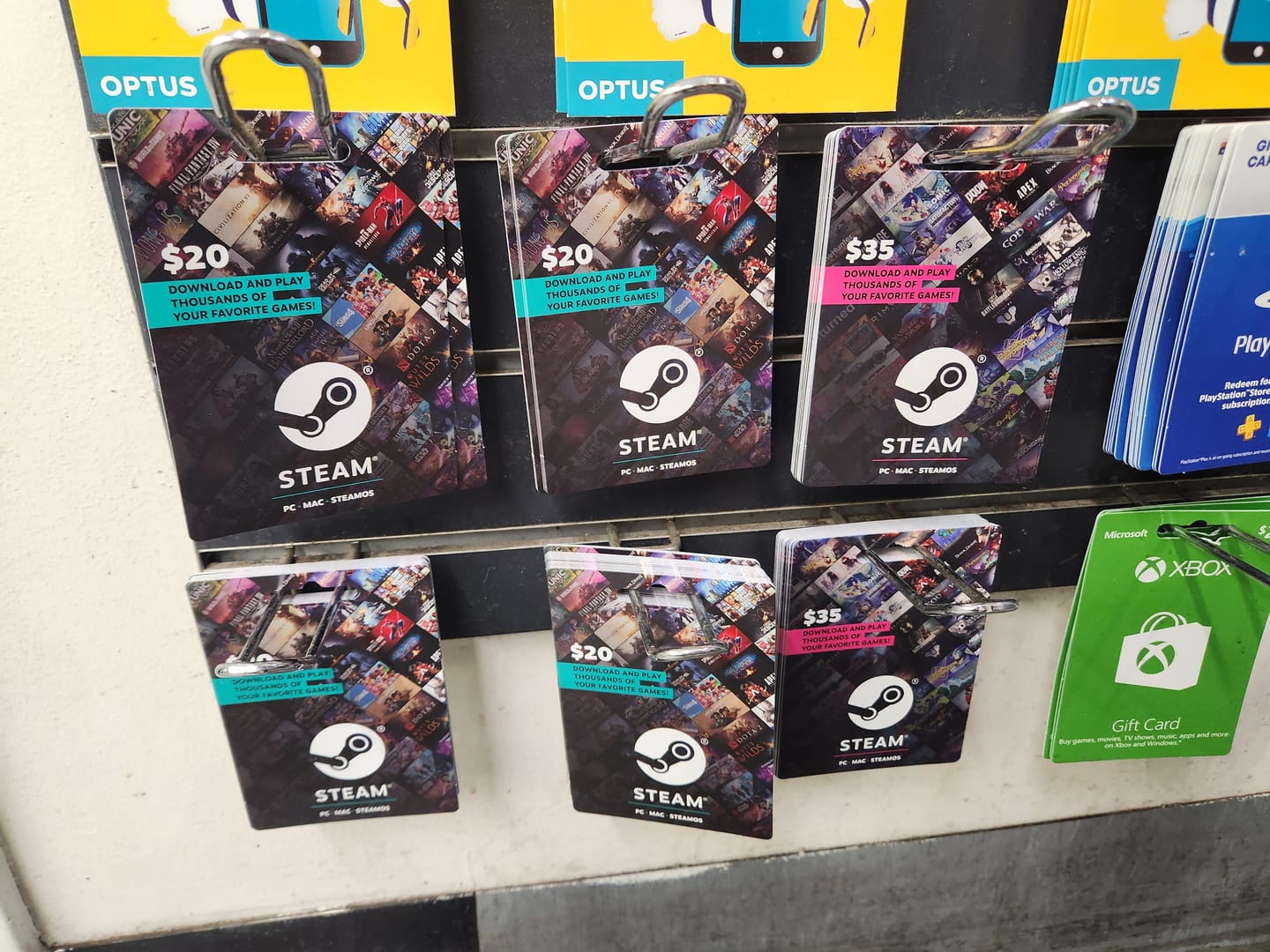 Diferentes valores de Tarjeta de Regalo de Steam uno al lado del otro