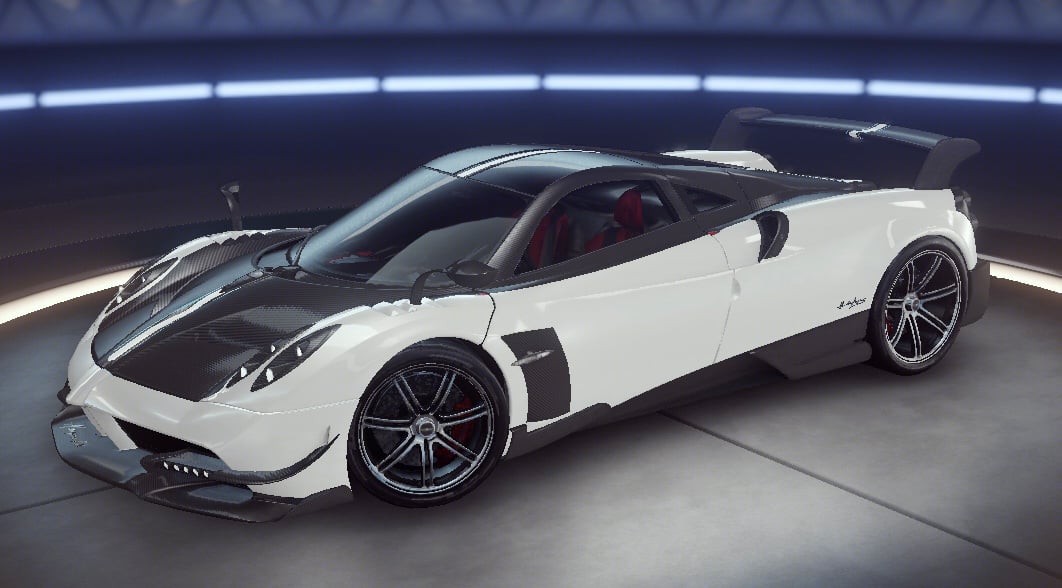 Asphalt 9 में मोड़ पर ड्रिफ्ट करती Pagani Huayra BC