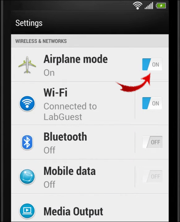 Smartphone control center with cellular data and airplane mode connection toggles